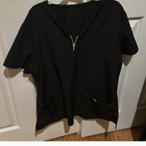 GT Performance Women’s Black and Green Short-Sleeve Scrubs Top w Pockets L